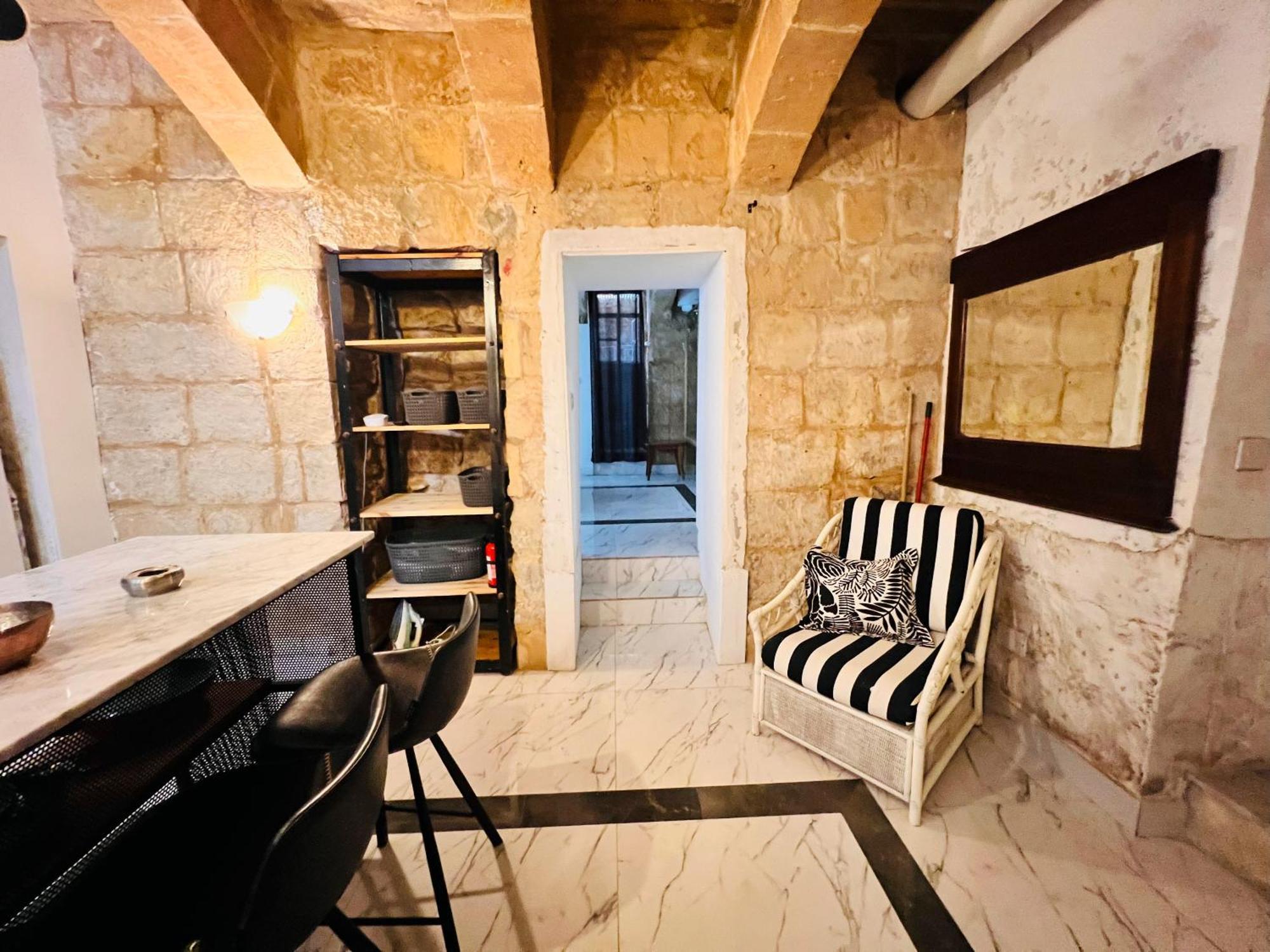 Appartement Charming Townhouse Prime Area La Valette Extérieur photo