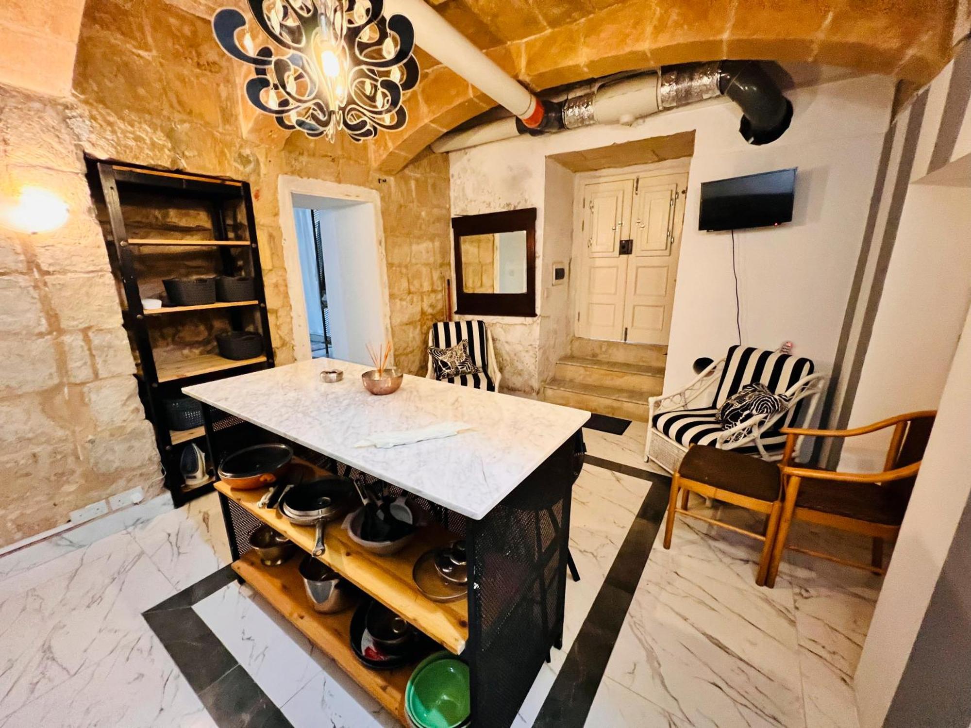 Appartement Charming Townhouse Prime Area La Valette Extérieur photo