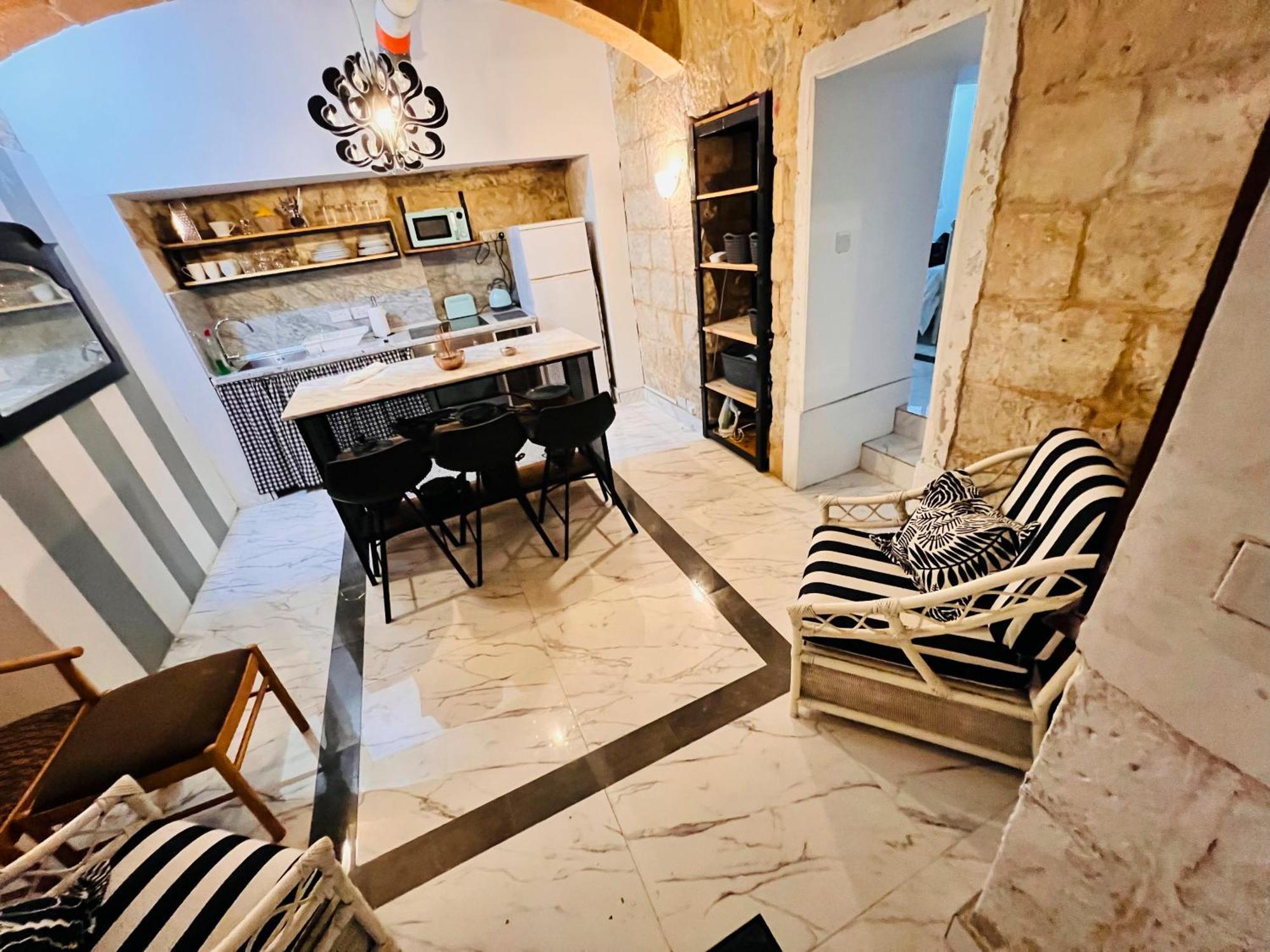 Appartement Charming Townhouse Prime Area La Valette Extérieur photo