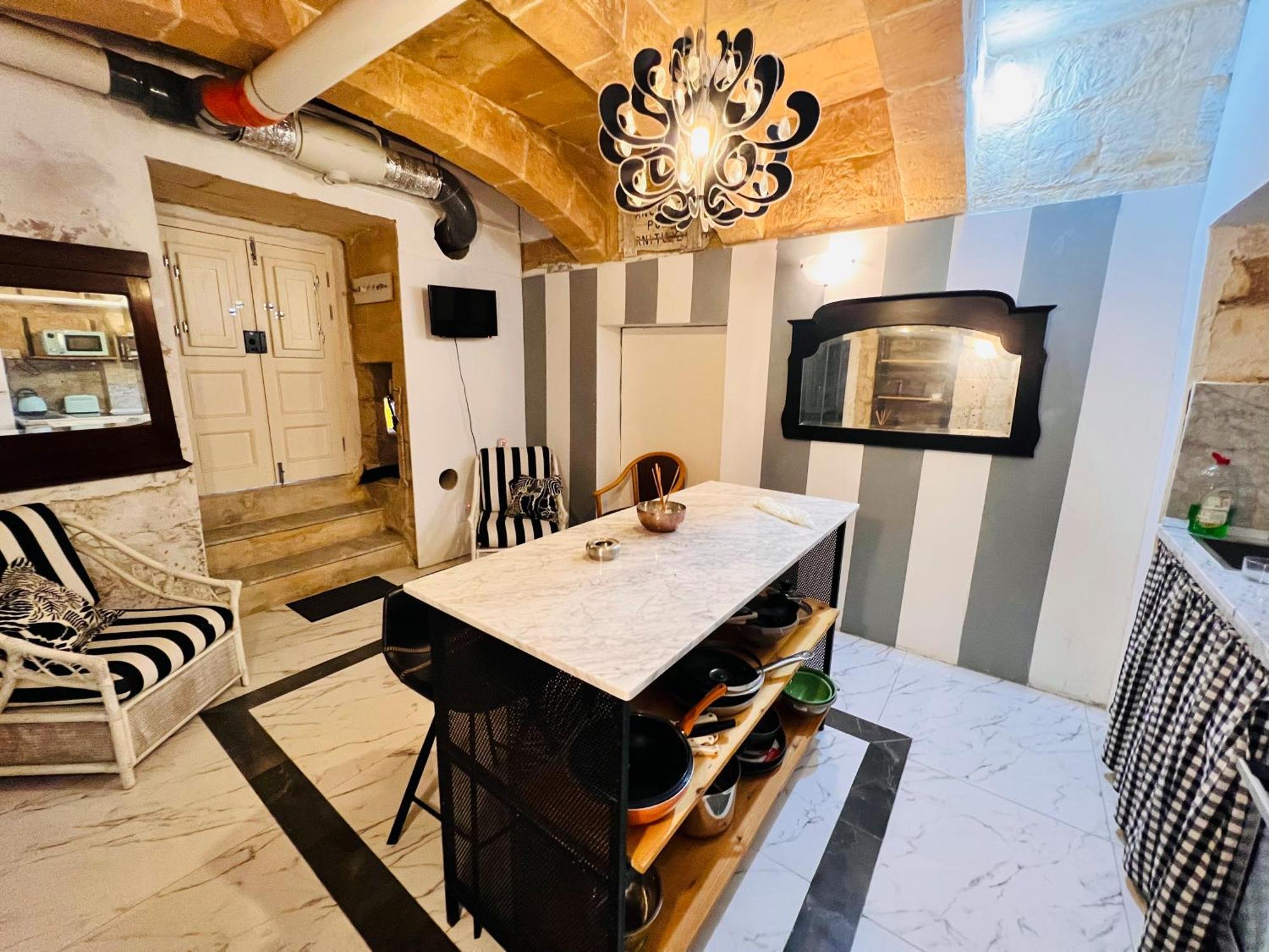 Appartement Charming Townhouse Prime Area La Valette Extérieur photo